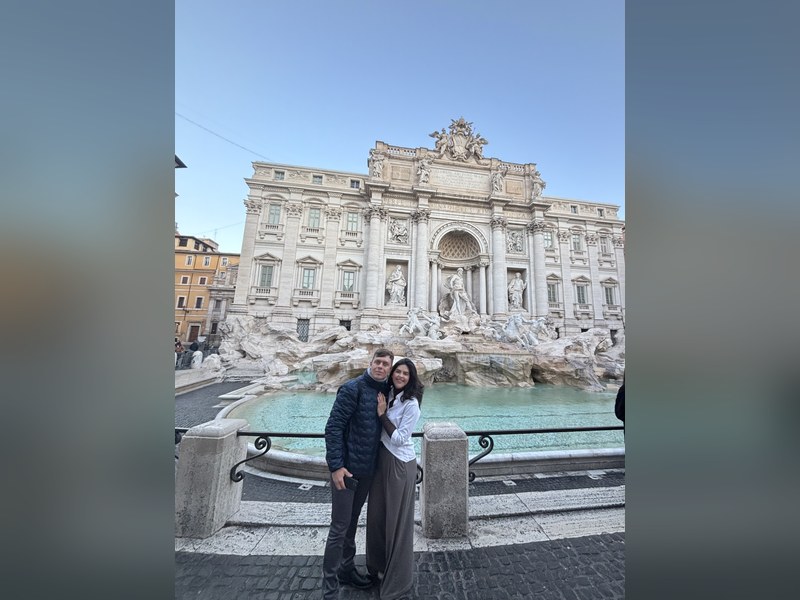 Fecharmos a Fontana di Trevi de novo só para nós